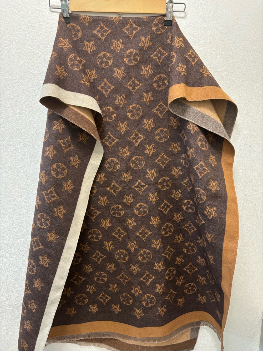 Louis Vuitton Monogram Shawl in Brown and Cream - Picture 4 of 5